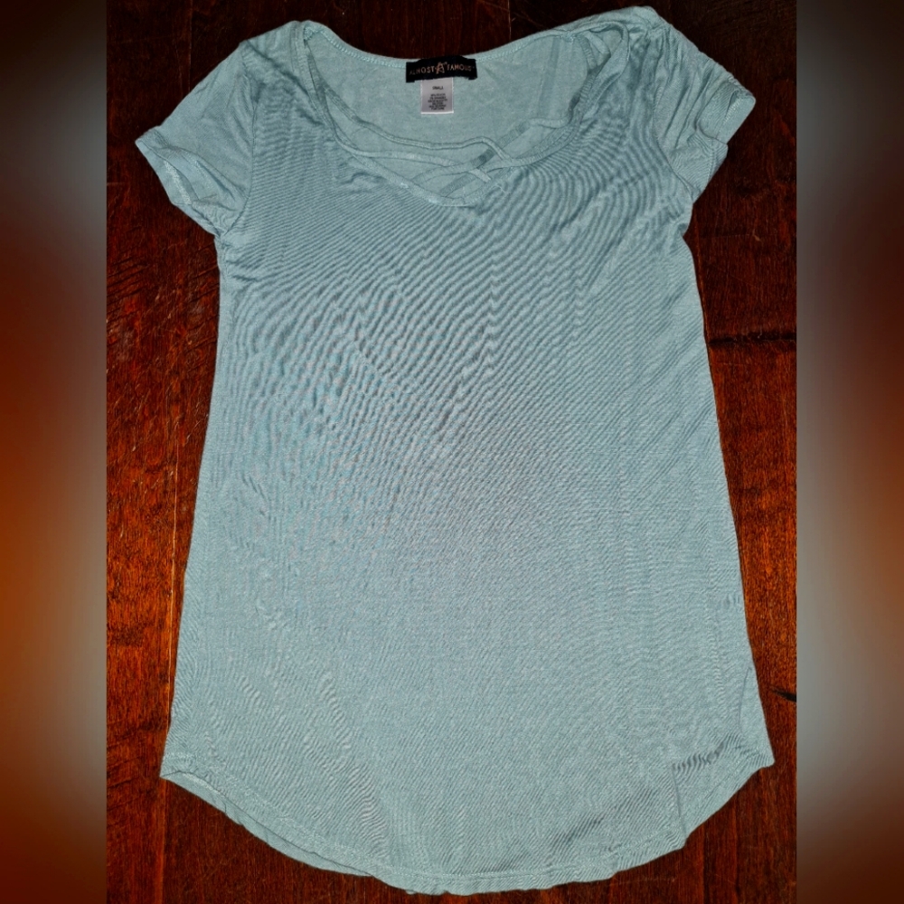 Small top with chest cutout